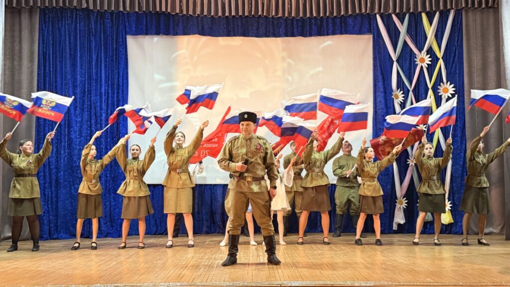 Славим Победу: фронтовые бригады в пути