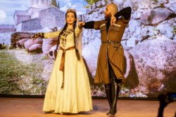 Выступление народного ансамбля национального танца «Элефтерия»