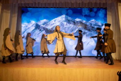 Выступление народного ансамбля национального танца «Элефтерия»