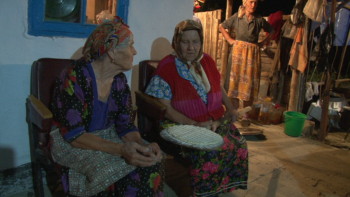 Выпечка пирогов с кашей для Храмового обеда