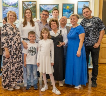 «Счастье жить» - открытие персональной выставки художника Александра Сильникова