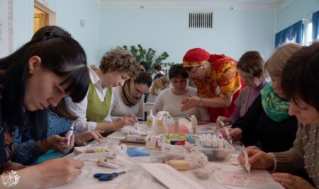 выставка декоративно-прикладного и изобразительного творчества «Россия женским именем зовётся»