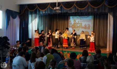 выставка декоративно-прикладного и изобразительного творчества «Россия женским именем зовётся»