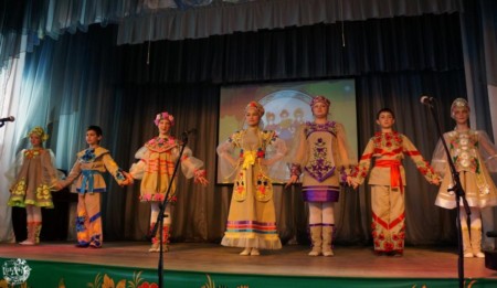 выставка декоративно-прикладного и изобразительного творчества «Россия женским именем зовётся»