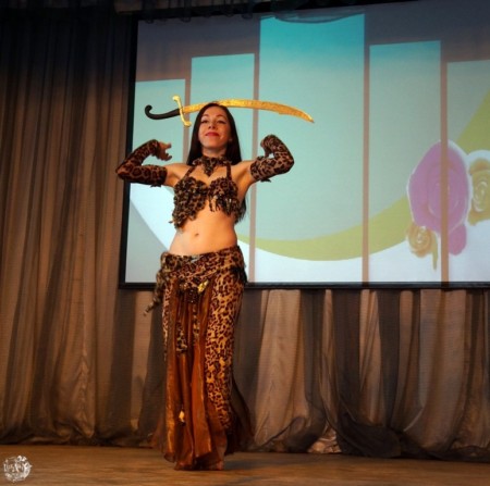 выставка декоративно-прикладного и изобразительного творчества «Россия женским именем зовётся»