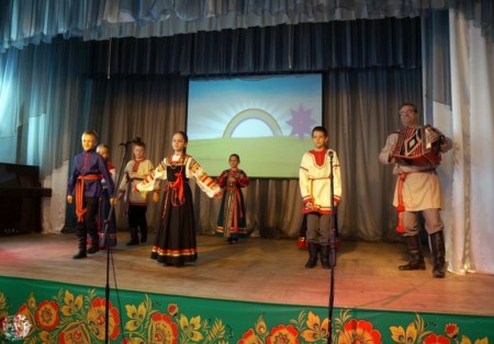 выставка декоративно-прикладного и изобразительного творчества «Россия женским именем зовётся»