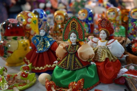 выставка декоративно-прикладного и изобразительного творчества «Россия женским именем зовётся»